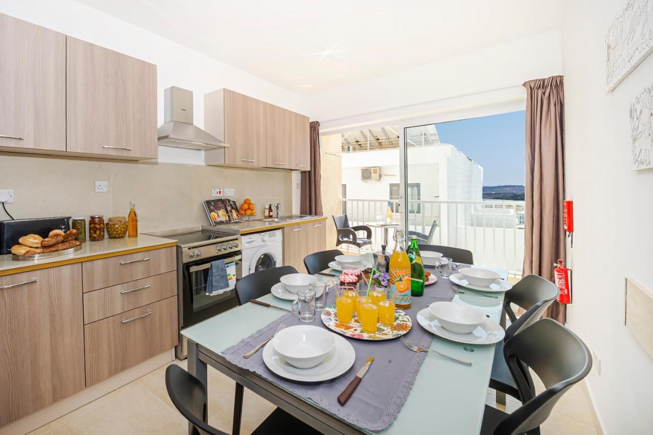 Summer Breeze Comfort Sunny Apartments Close To The Sandy Beaches - By Getawaysmalta Меллиеха Экстерьер фото