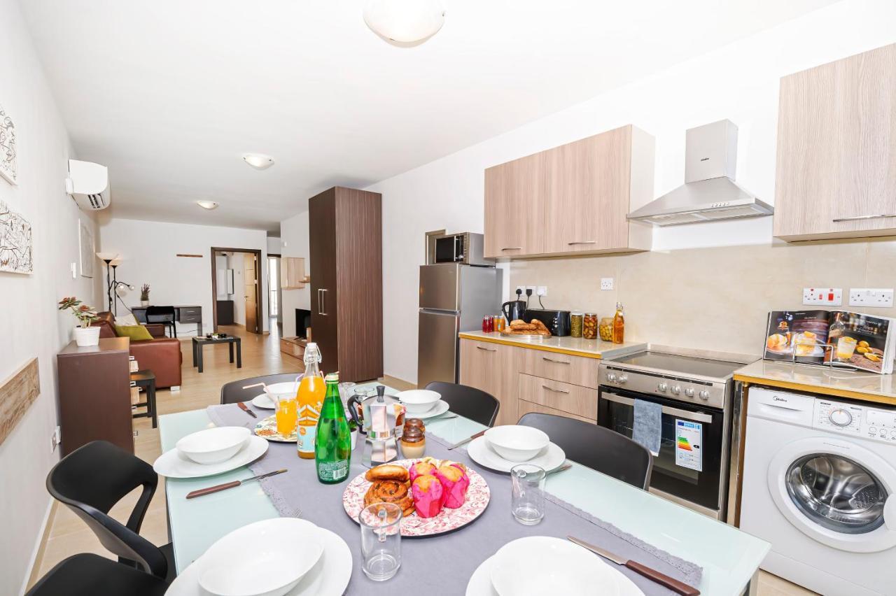 Summer Breeze Comfort Sunny Apartments Close To The Sandy Beaches - By Getawaysmalta Меллиеха Экстерьер фото